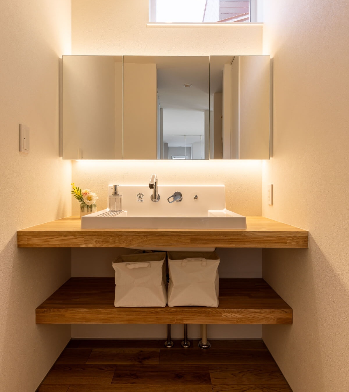 こだわりの造作洗面台